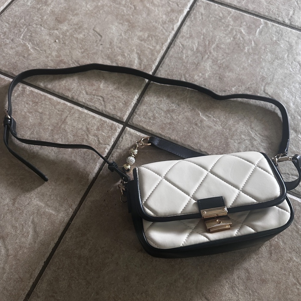 Elegant Black and White Quilted Wristlet